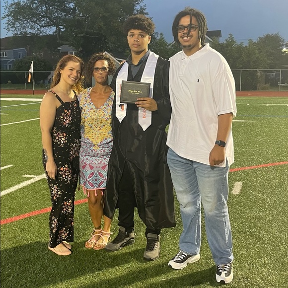 Meet your Posher, Amanda - Picture 3 of 9